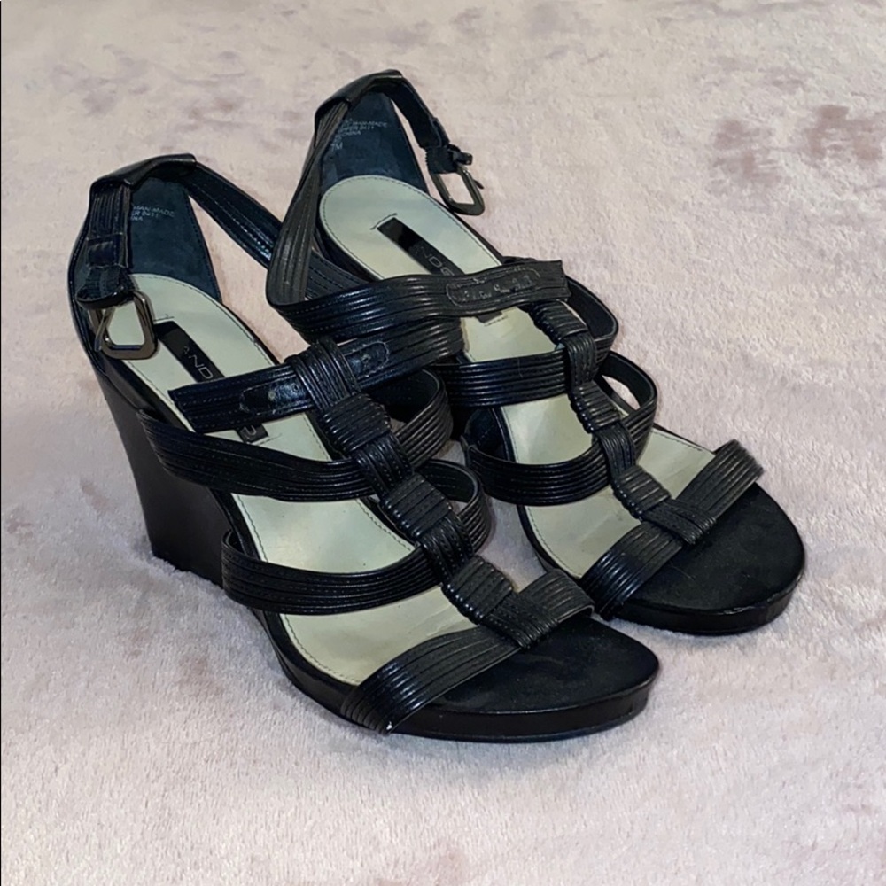 Black Wedges